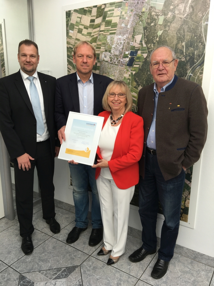 Übergabe Dankesurkunde GWG Königsbrunn